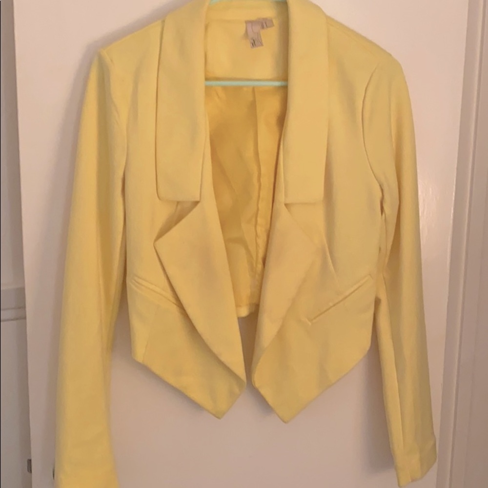 Light yellow blazer